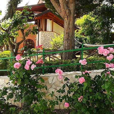 La Dimora Di Radha B&B Centro Olistico Ренде Экстерьер фото